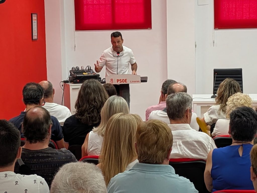 Javier Perales, secretario general del PSOE de Linares, en el encuentro «Creer, Confiar y Construir»